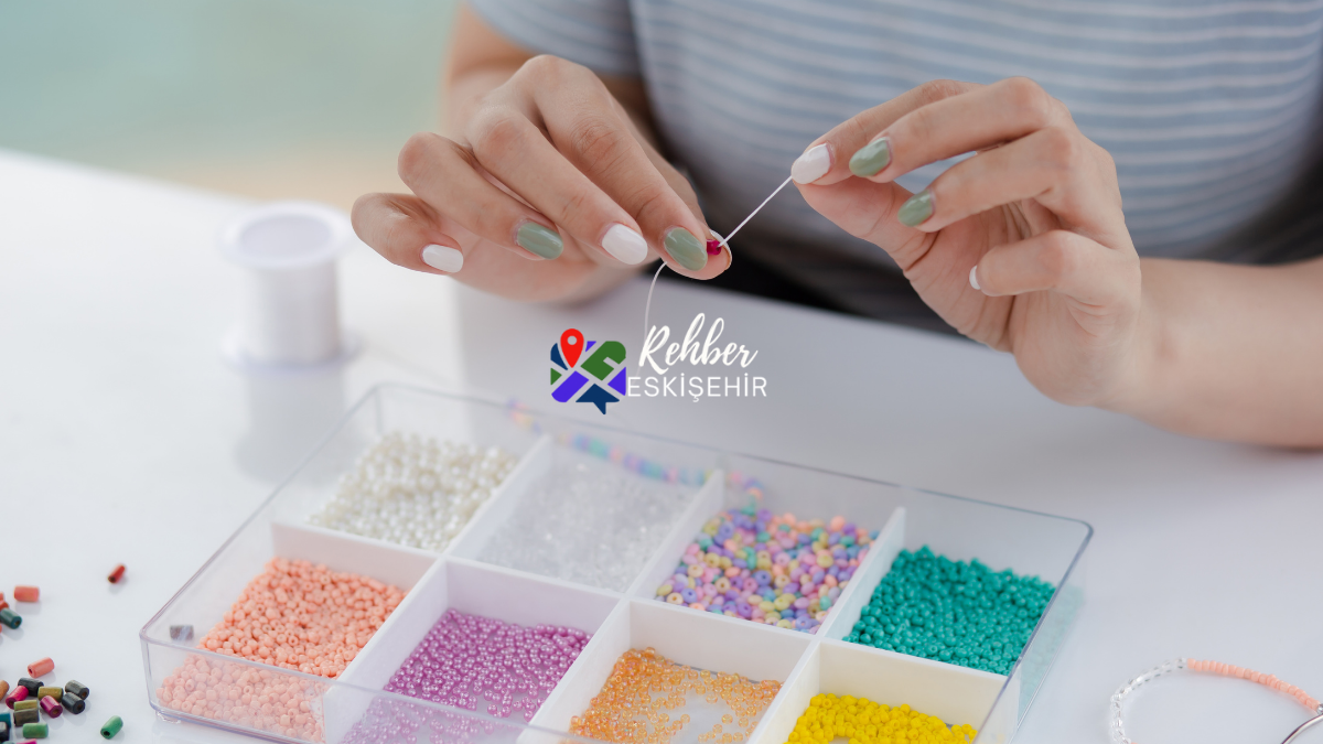 Öğrenmenin Yaşı Yok: Eskişehir'de Yetişkinler İçin En İyi Mesleki ve Hobi Kursları