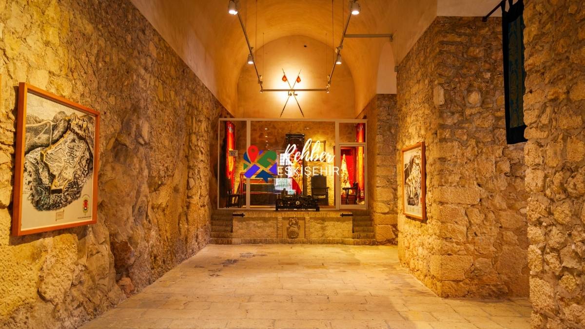 Eskişehir'in Çağdaş Sanat Rüzgarı: Koleksiyonlardan Akımlara Modern Sanat Rehberi