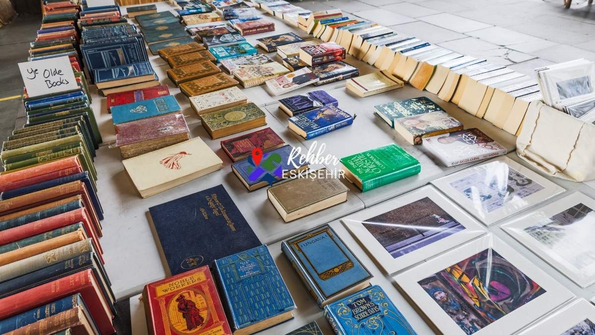 Kitap Kokusu Peşinde: Eskişehir'de Nostaljik Bir Yolculuk İçin En İyi Sahaf Rotaları