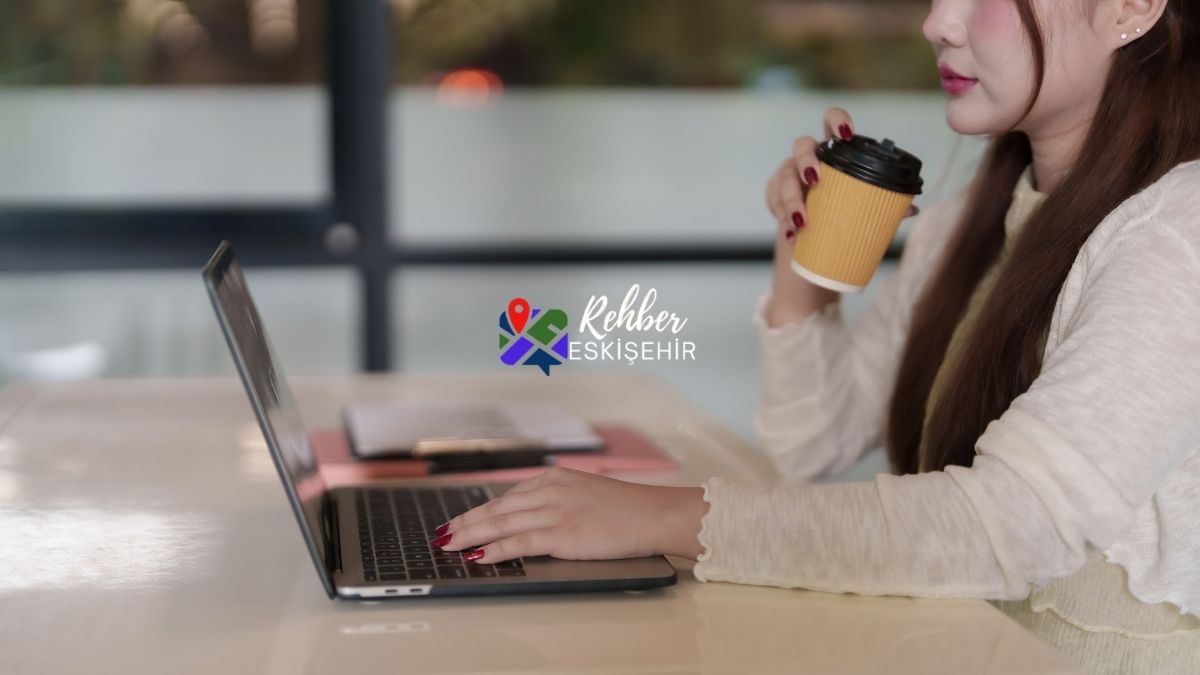 Vize Haftası Sığınağınız: Eskişehir'de Ders Çalışmaya En Uygun 5 "Laptop Dostu" Mekan